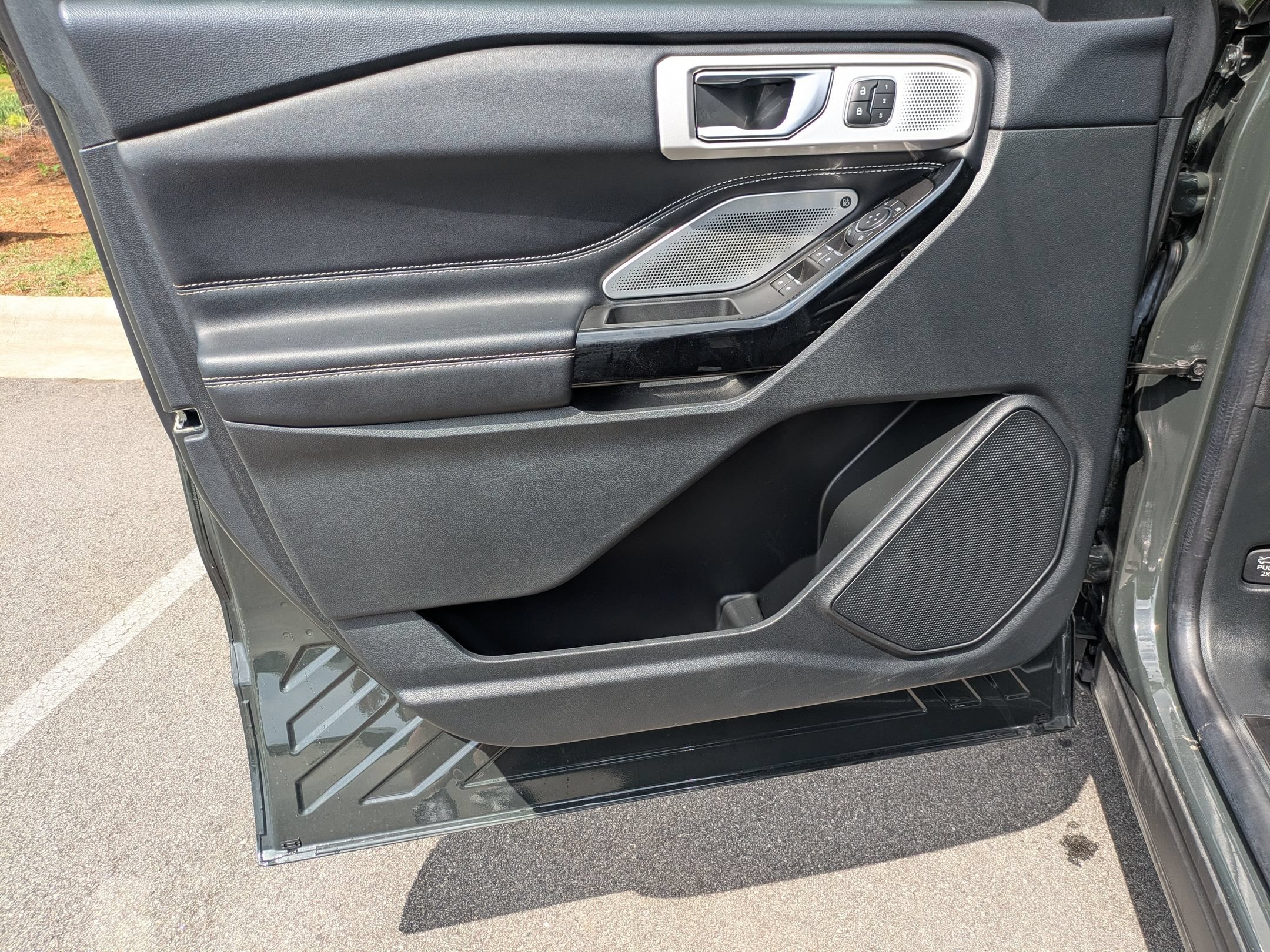 Certified 2022 Ford Explorer ST w/ Equipment Group 401A AWD/4WD image 10