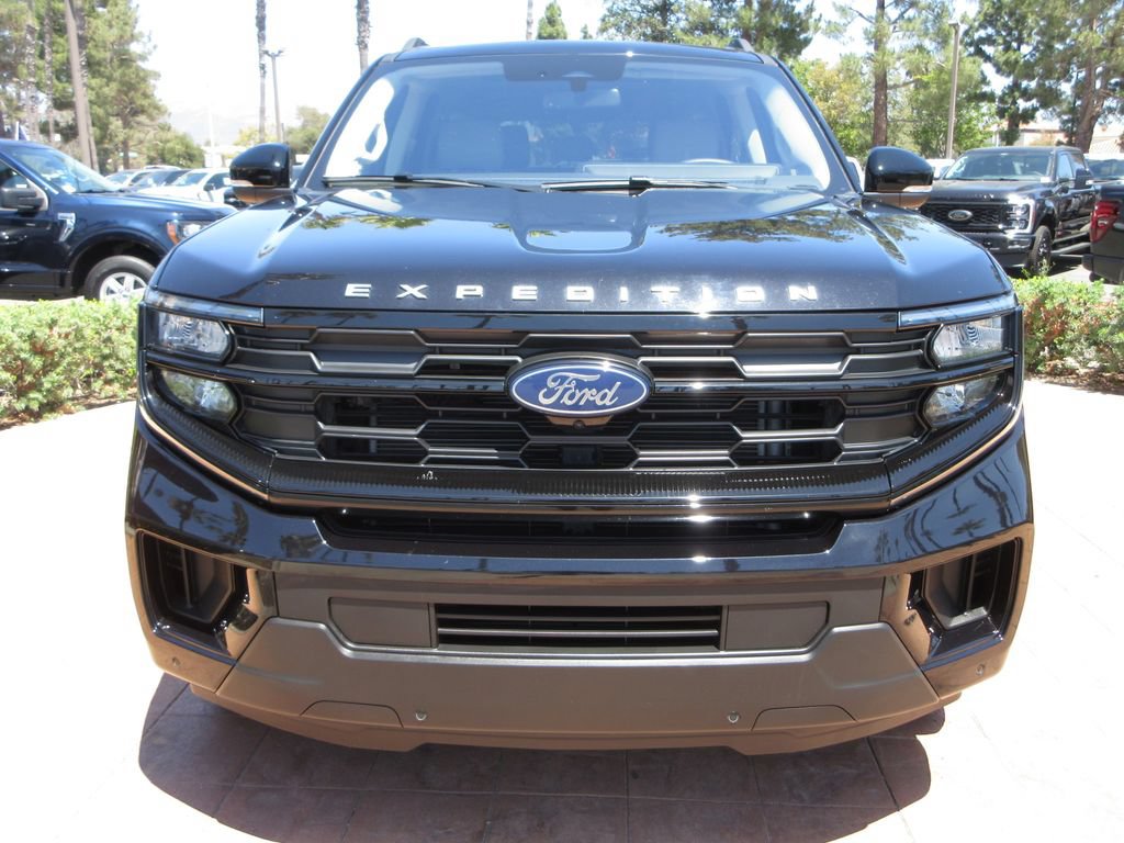 Certified 2025 Ford Expedition Max Active RWD image 7