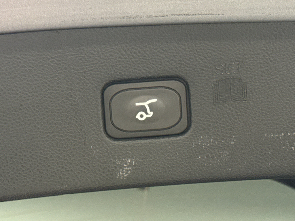 Certified 2022 Ford Edge Titanium image 32