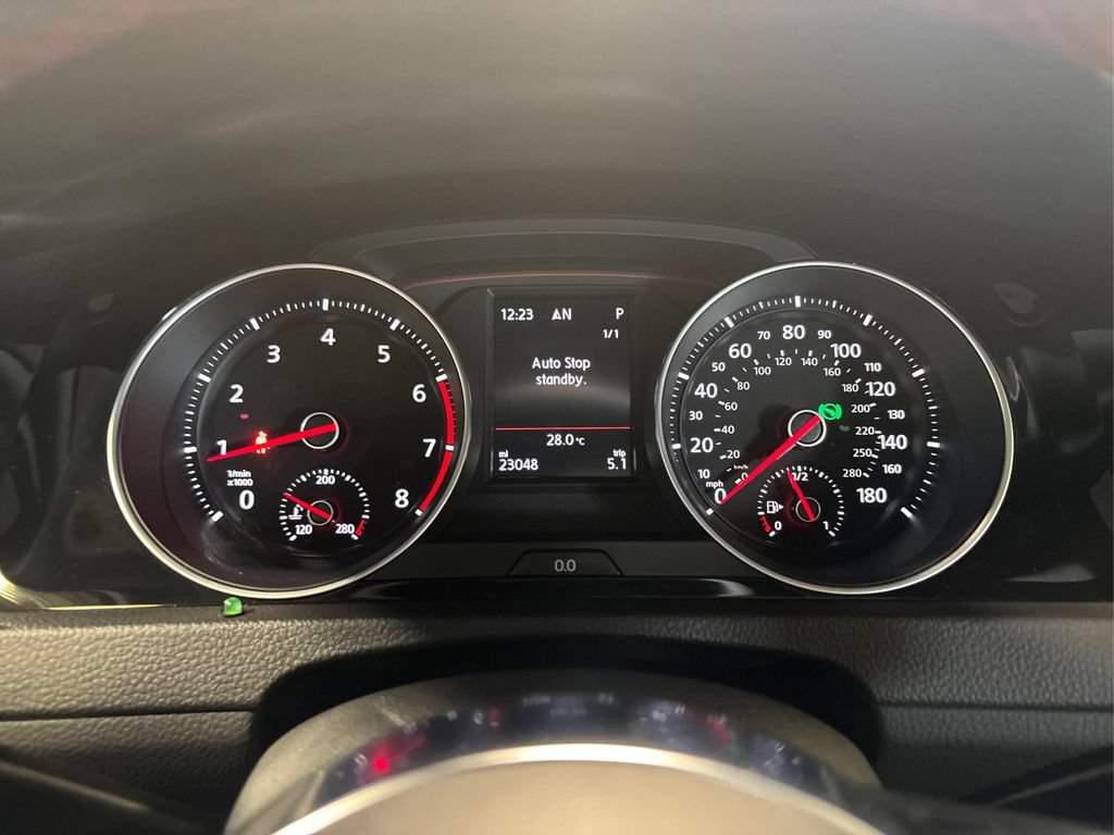 Used 2018 Volkswagen GTI SE FWD image 27
