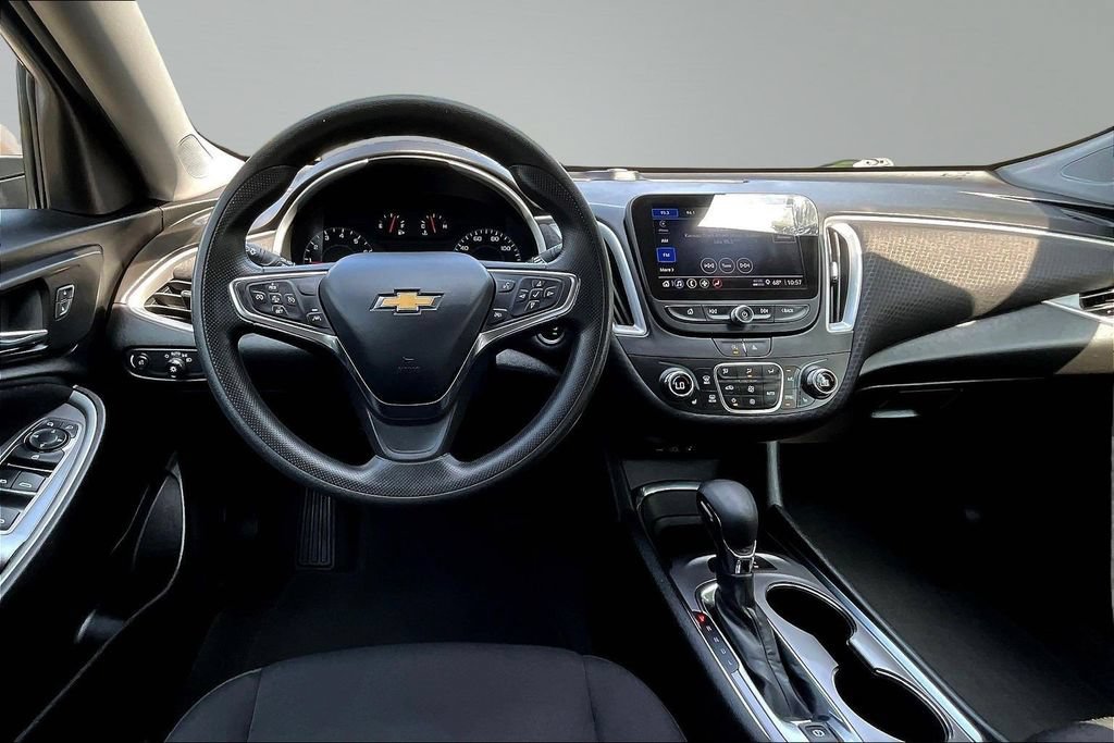 Used 2024 Chevrolet Malibu LT FWD image 9