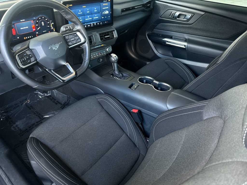 Certified 2025 Ford Mustang Coupe RWD image 9