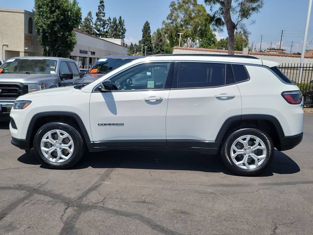 Used 2024 Jeep Compass Latitude AWD/4WD image 29