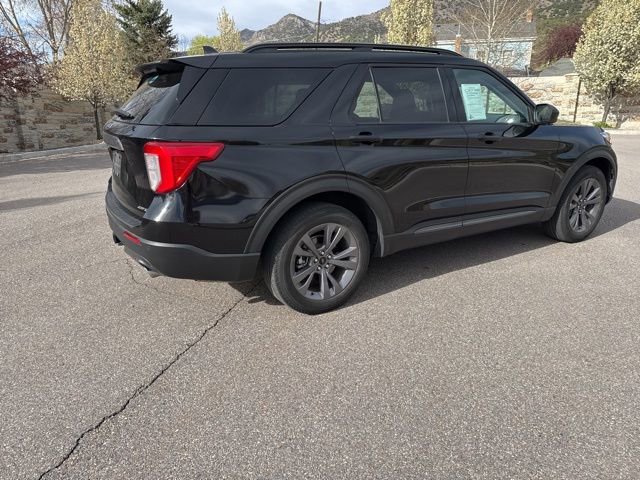 Certified 2022 Ford Explorer XLT w/ Equipment Group 202A AWD/4WD image 7