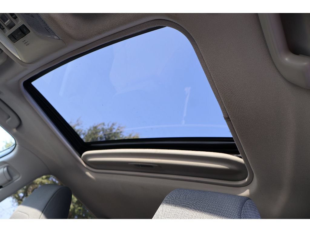 Used 2023 Toyota RAV4 XLE w/ Convenience Package FWD image 5