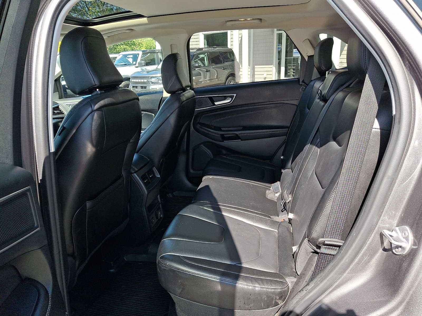 Certified 2022 Ford Edge Titanium AWD/4WD image 11