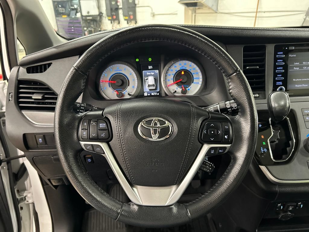 Used 2020 Toyota Sienna SE w/ Nightshade Edition AWD/4WD image 15