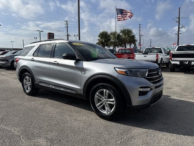Certified 2022 Ford Explorer XLT w/ Equipment Group 202A image 24