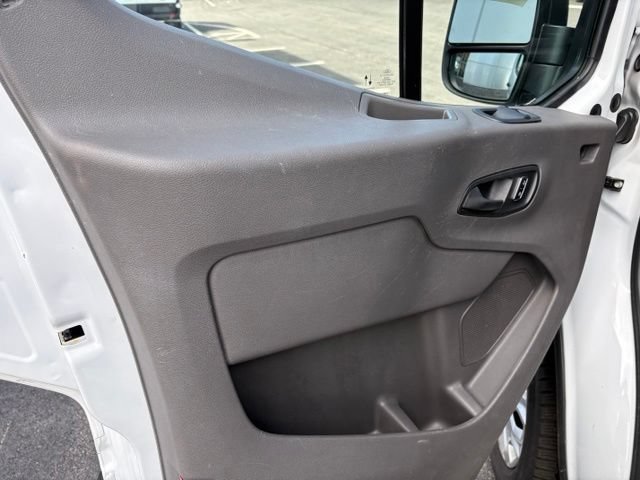 Certified 2025 Ford Transit 250 Low Roof w/ Exterior Upgrade Package RWD image 9
