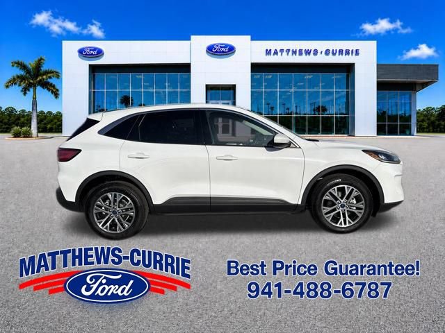 Certified 2022 Ford Escape SEL w/ Class II Trailer Tow Package AWD/4WD image 3