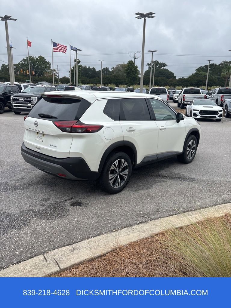 Used 2023 Nissan Rogue SV image 5