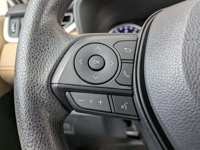 Used 2022 Toyota RAV4 LE image 20