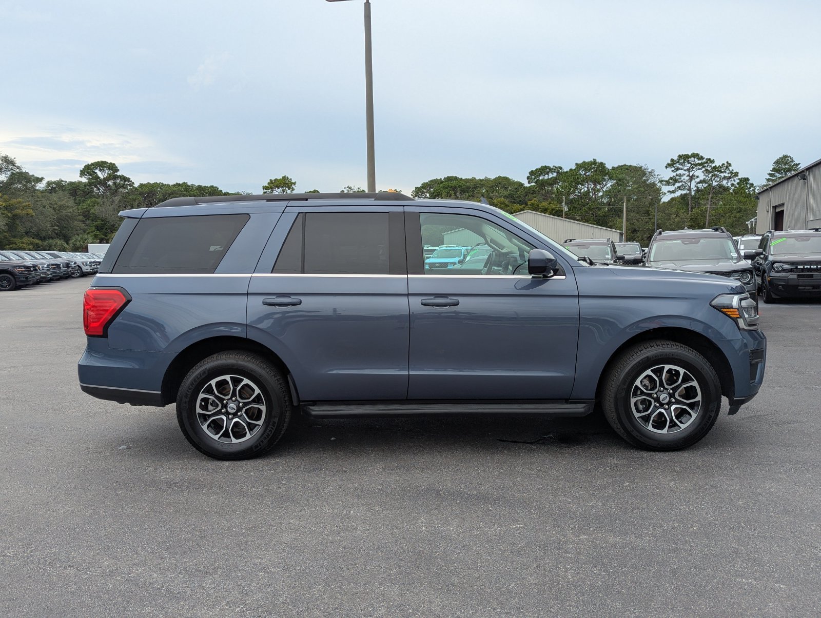 Certified 2023 Ford Expedition XLT RWD image 3
