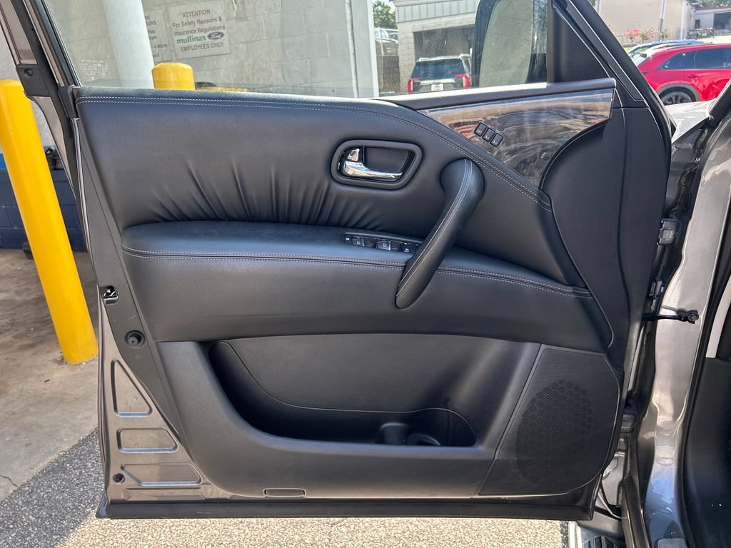 Used 2023 Nissan Armada Platinum w/ Captain's Chairs Package RWD image 9