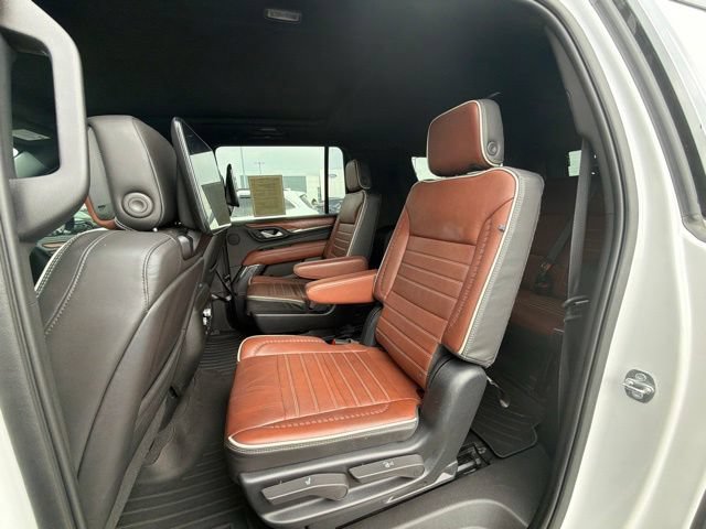 Used 2023 GMC Yukon XL Denali Ultimate AWD/4WD image 17