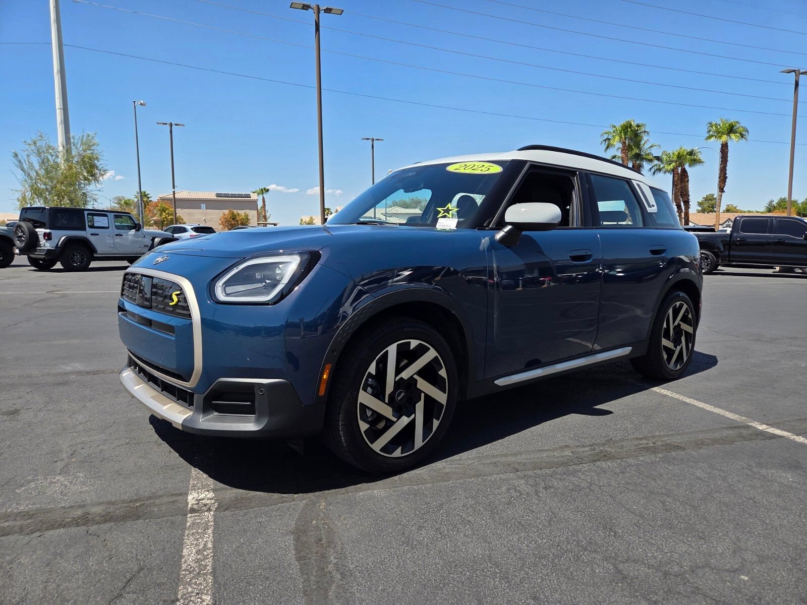 Used 2025 MINI Cooper Countryman SE AWD/4WD image 2