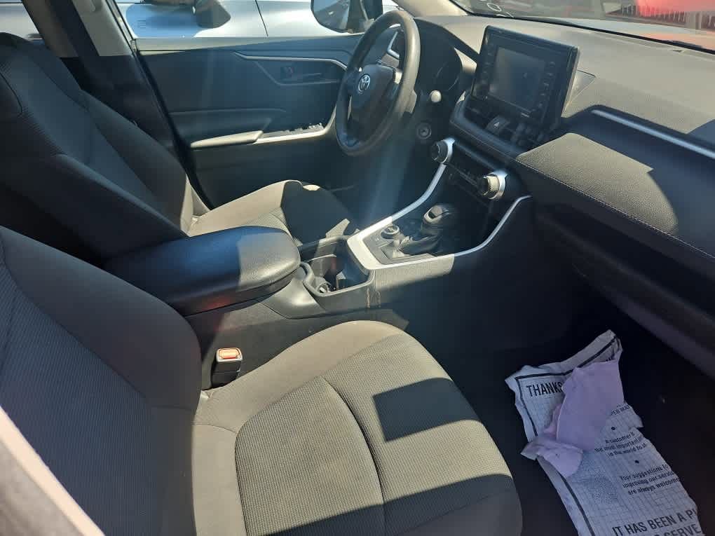 Used 2021 Toyota RAV4 LE AWD/4WD image 13