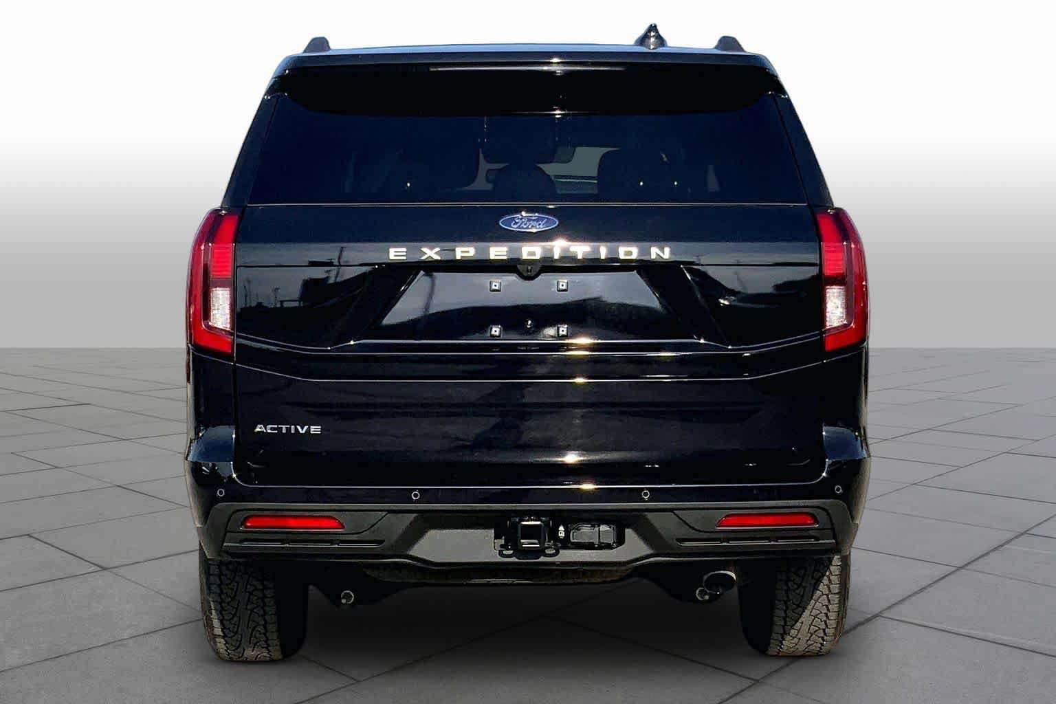 Certified 2025 Ford Expedition Active RWD image 5