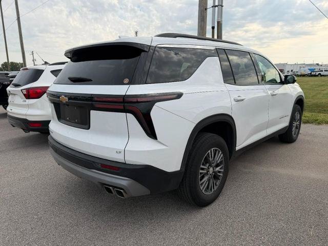 Used 2024 Chevrolet Traverse LT FWD image 3