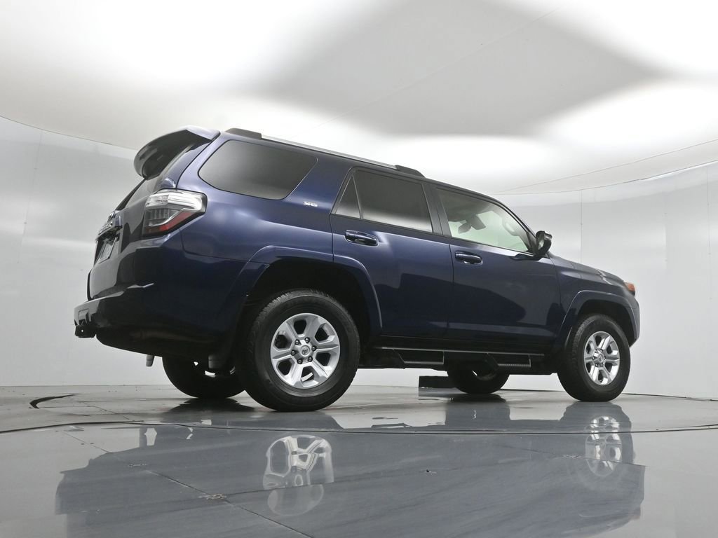 Used 2022 Toyota 4Runner SR5 Premium w/ Moonroof Package AWD/4WD image 16
