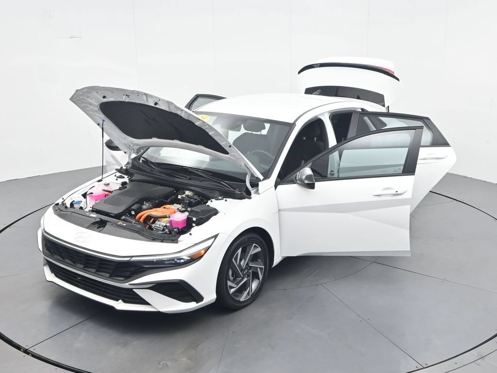 Used 2025 Hyundai Elantra SEL FWD image 48