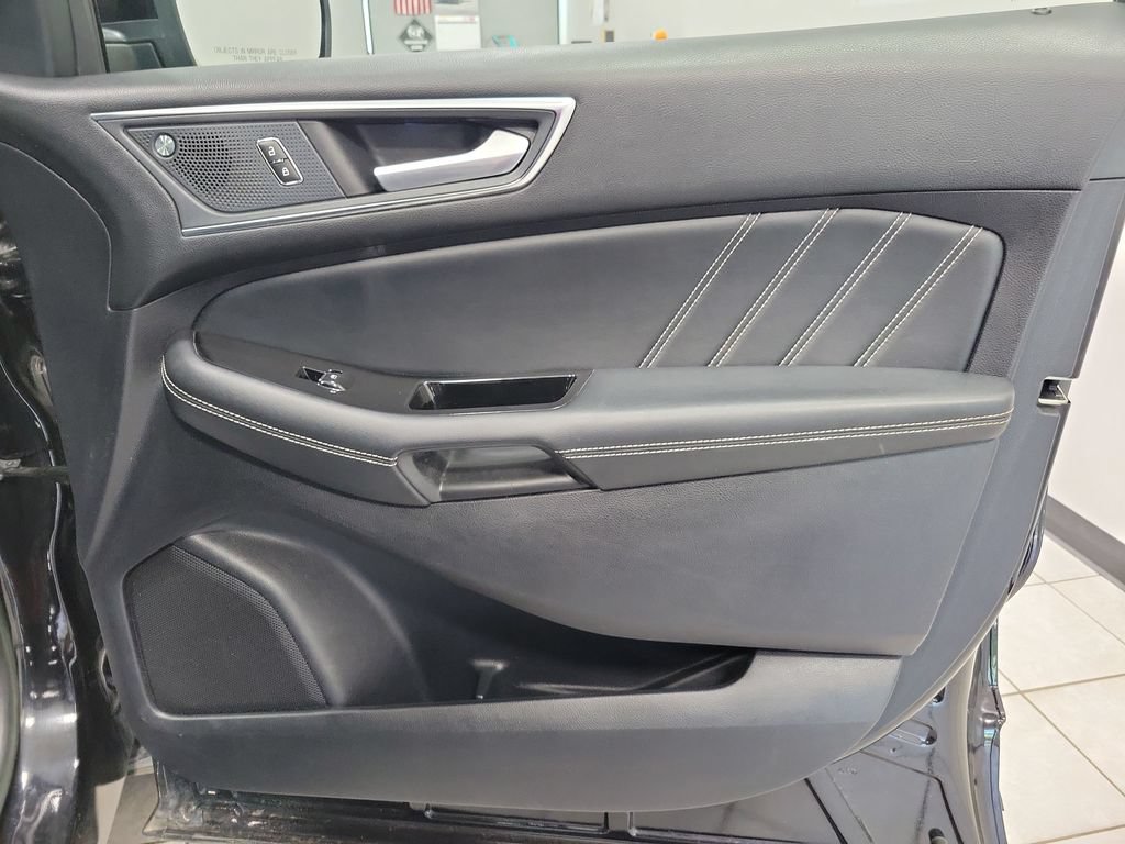 Certified 2019 Ford Edge ST AWD/4WD image 28