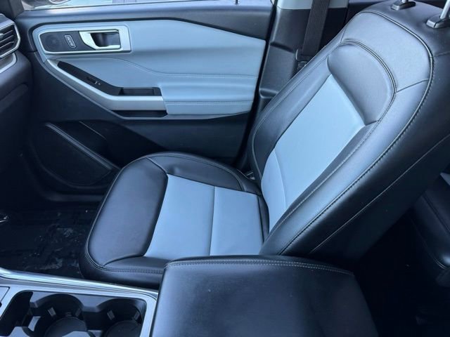 Certified 2022 Ford Explorer XLT w/ Equipment Group 202A AWD/4WD image 30