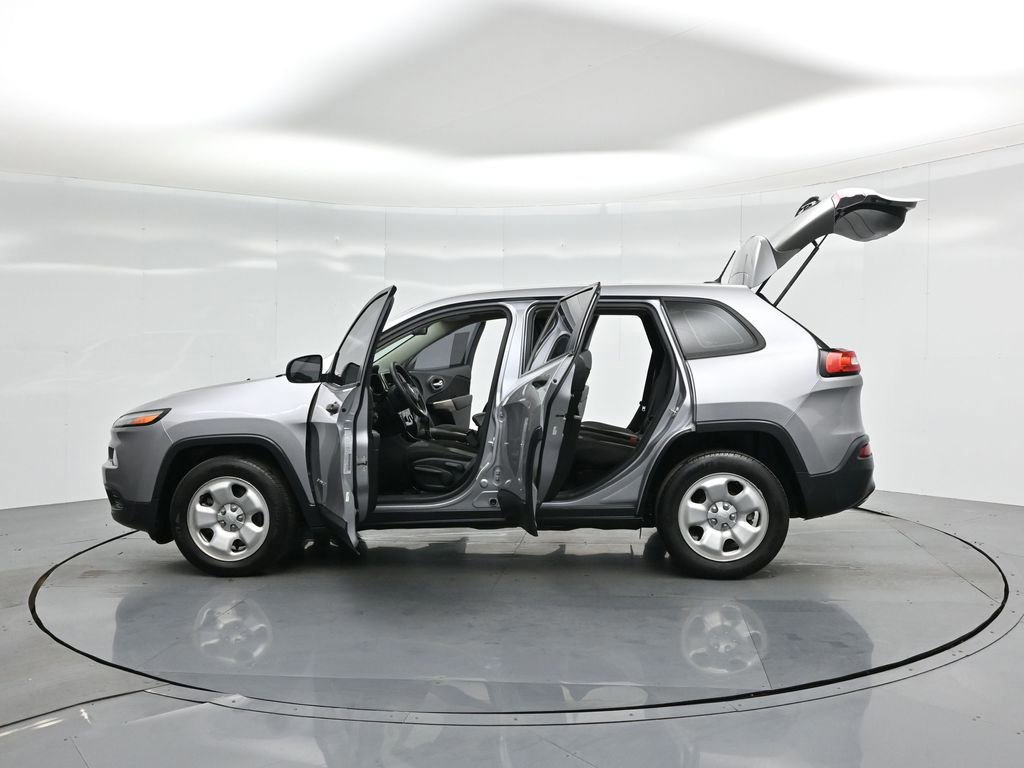 Used 2017 Jeep Cherokee Sport image 52