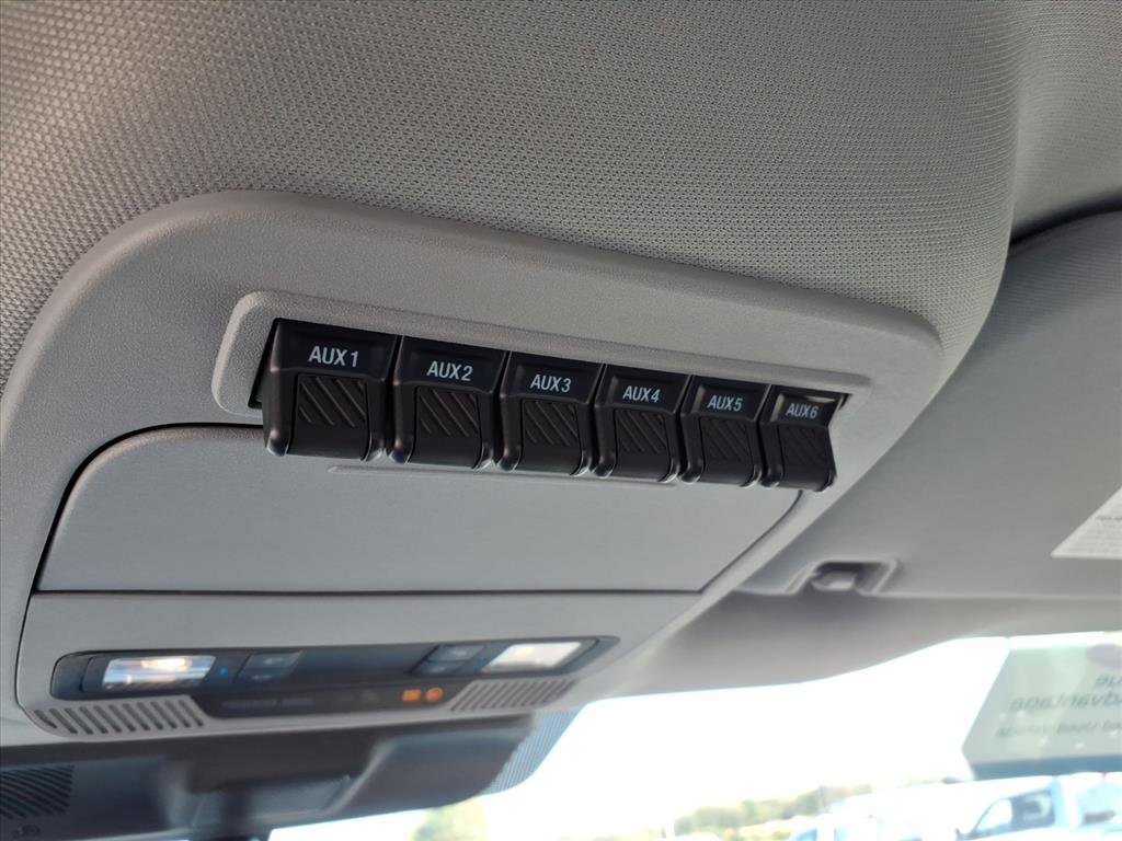 Certified 2023 Ford F550 4x4 Regular Cab Super Duty image 19