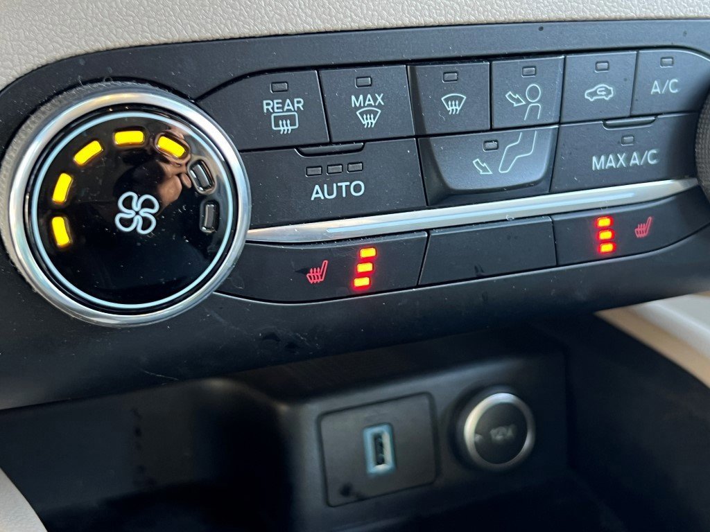 Certified 2020 Ford Escape SE Sport image 32