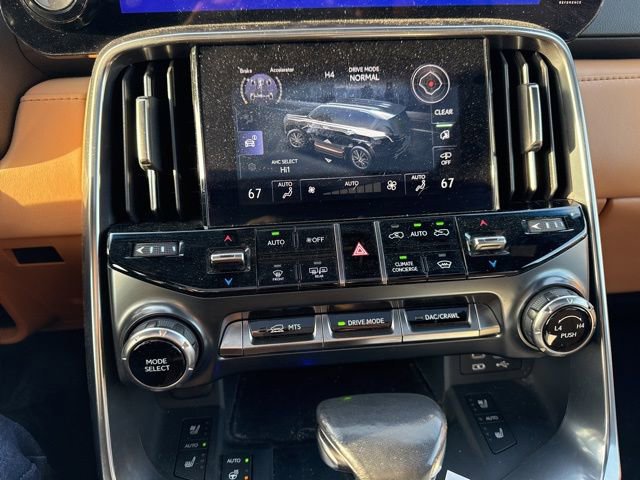 Used 2023 Lexus LX 600 4WD w/ Accessory Package (Z1) image 18