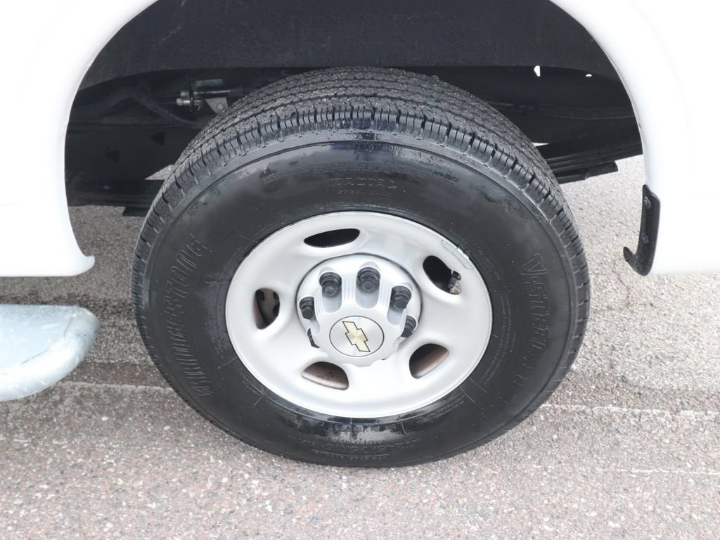 Used 2024 Chevrolet Express 2500 w/ Driver Convenience Package RWD image 21