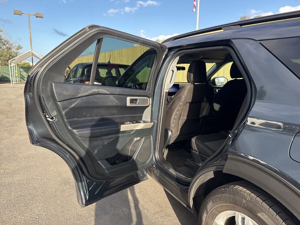 Certified 2023 Ford Explorer XLT RWD image 13