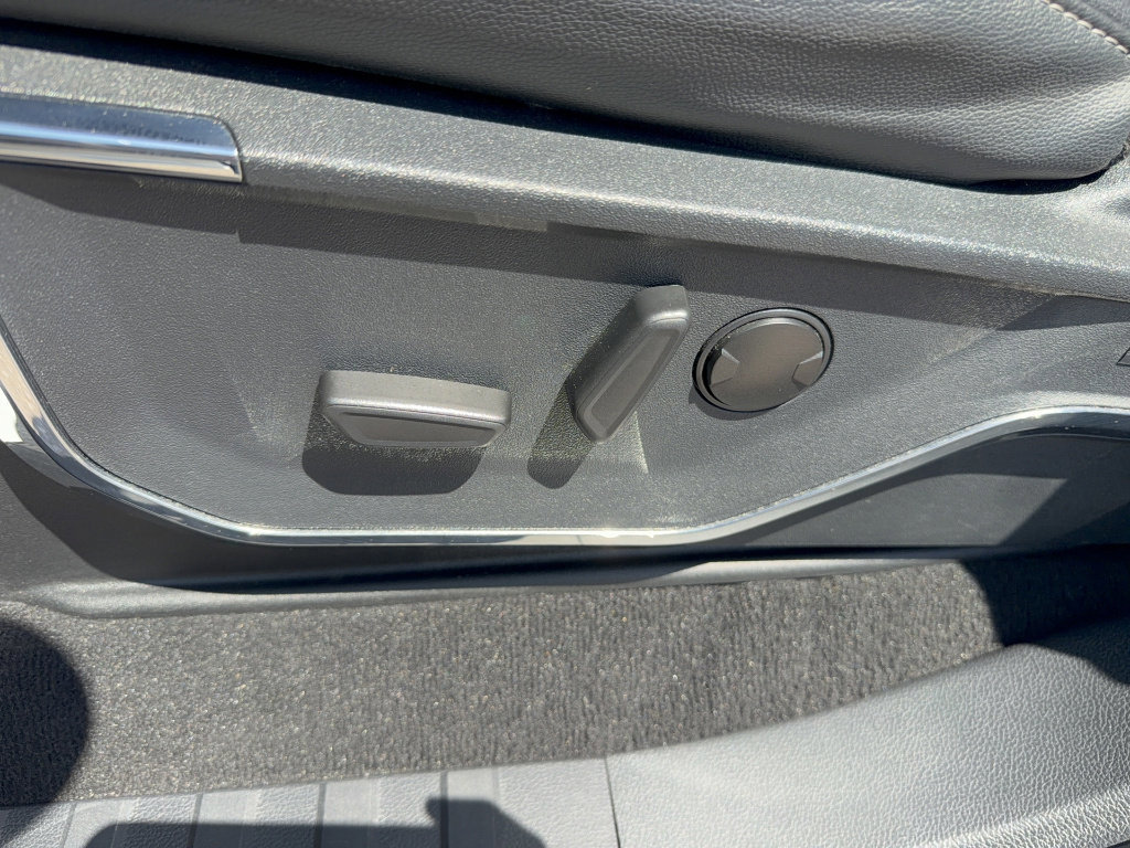 Certified 2023 Ford F250 Lariat w/ Lariat Ultimate Package image 38