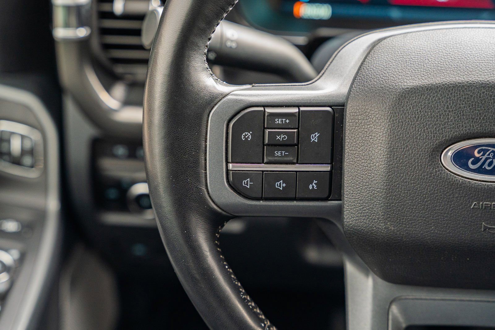 Certified 2024 Ford F350 Lariat image 40