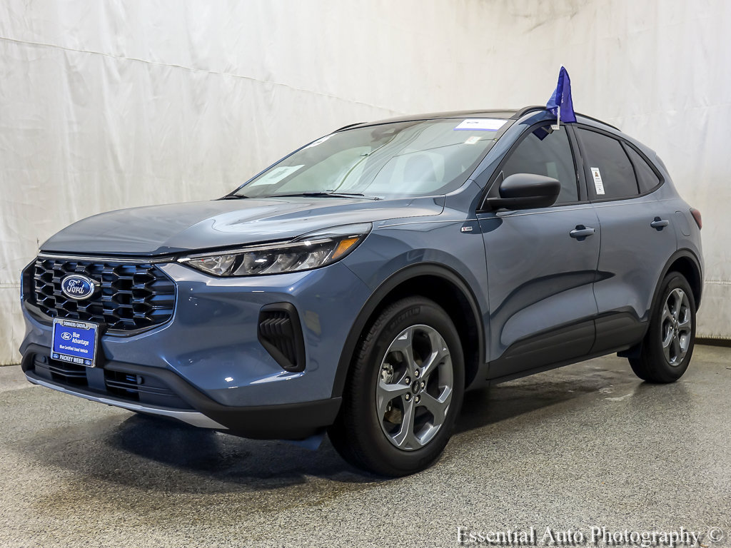 Certified 2025 Ford Escape ST-Line w/ Tech Pack #1 AWD/4WD image 2