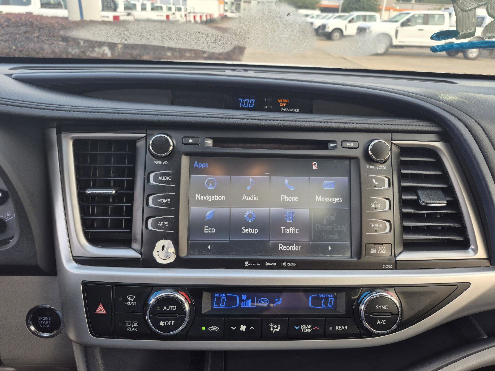 Used 2019 Toyota Highlander XLE FWD image 8