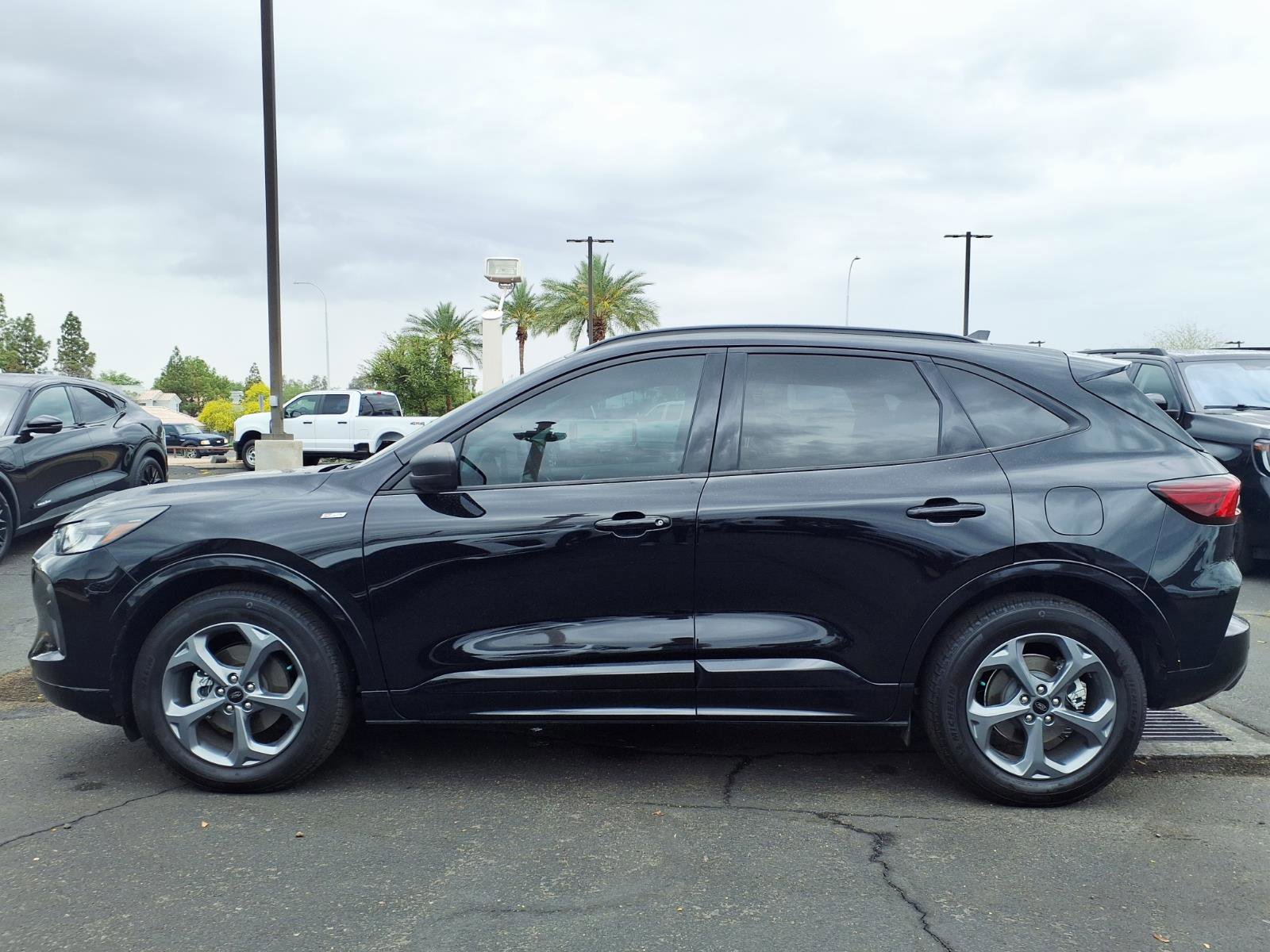 Certified 2024 Ford Escape ST-Line w/ Tech Pack #1 image 6