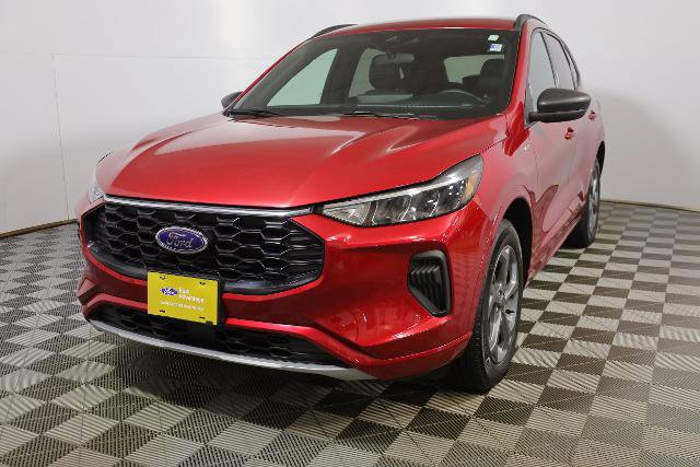 Certified 2024 Ford Escape ST-Line w/ Tech Pack #1 AWD/4WD image 3