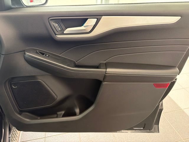 Certified 2024 Ford Escape Platinum AWD/4WD image 12