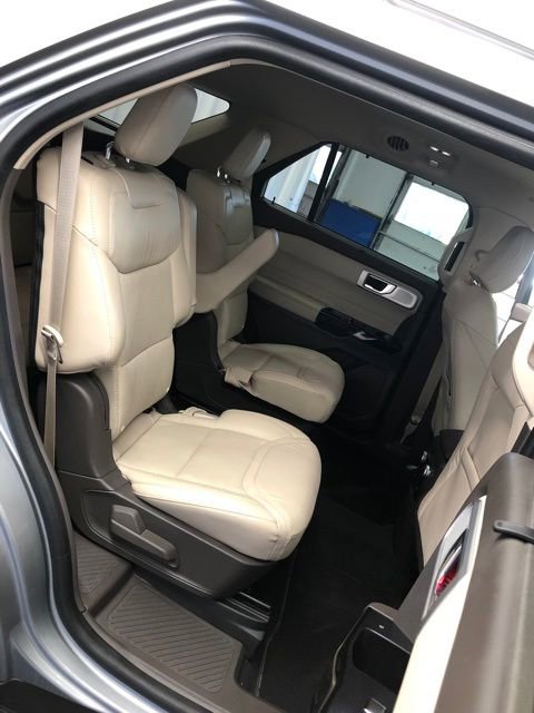 Certified 2022 Ford Explorer Platinum w/ Technology Package image 34