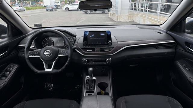 Used 2025 Nissan Altima 2.5 SV AWD/4WD image 26