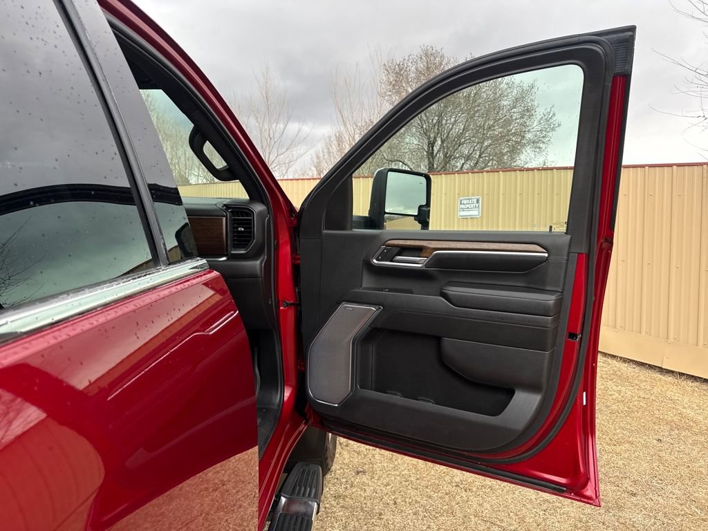 Used 2024 Chevrolet Silverado 2500 High Country image 31
