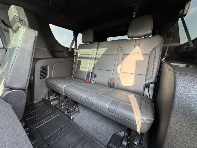Used 2026 Chevrolet Suburban RST w/ Comfort Package RWD image 16