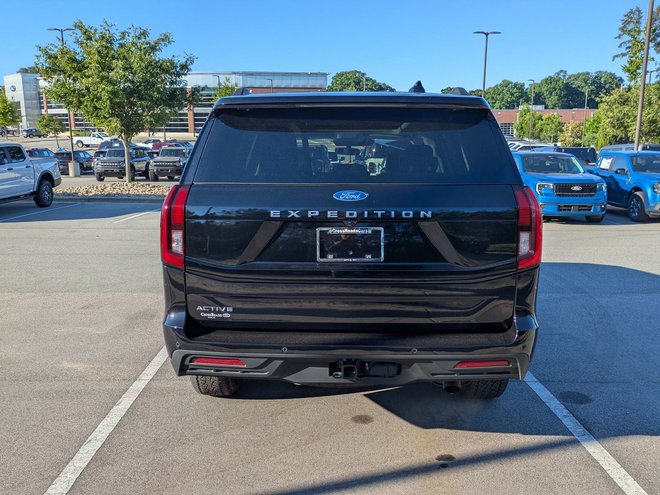 Certified 2025 Ford Expedition Active AWD/4WD image 5