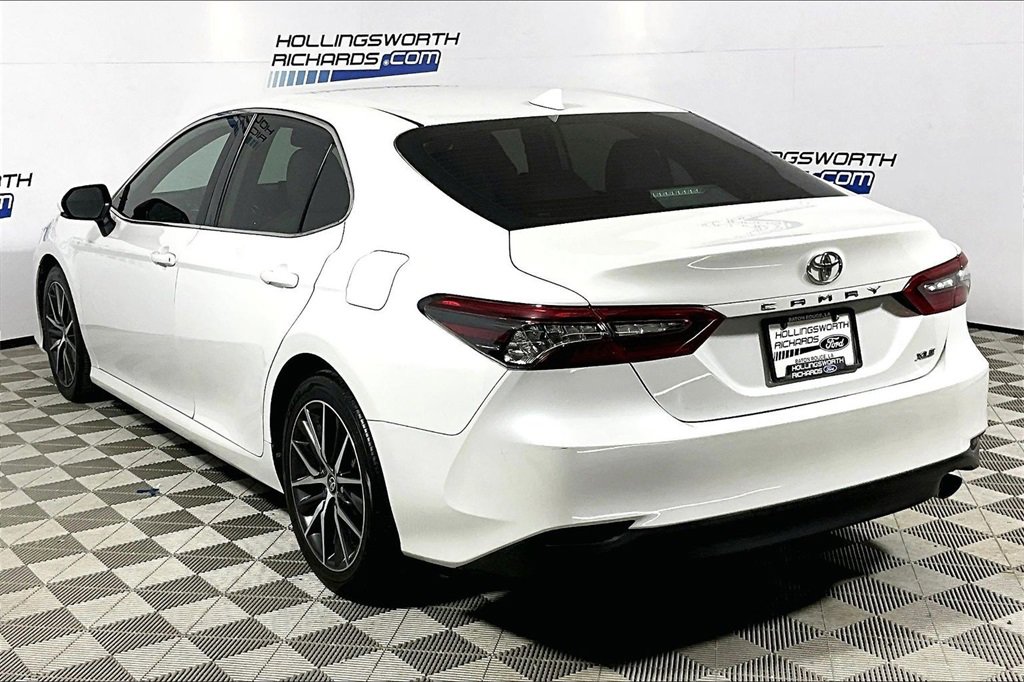 Used 2021 Toyota Camry XLE image 8