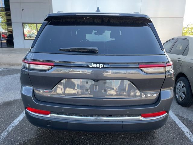Used 2024 Jeep Grand Cherokee Laredo image 8