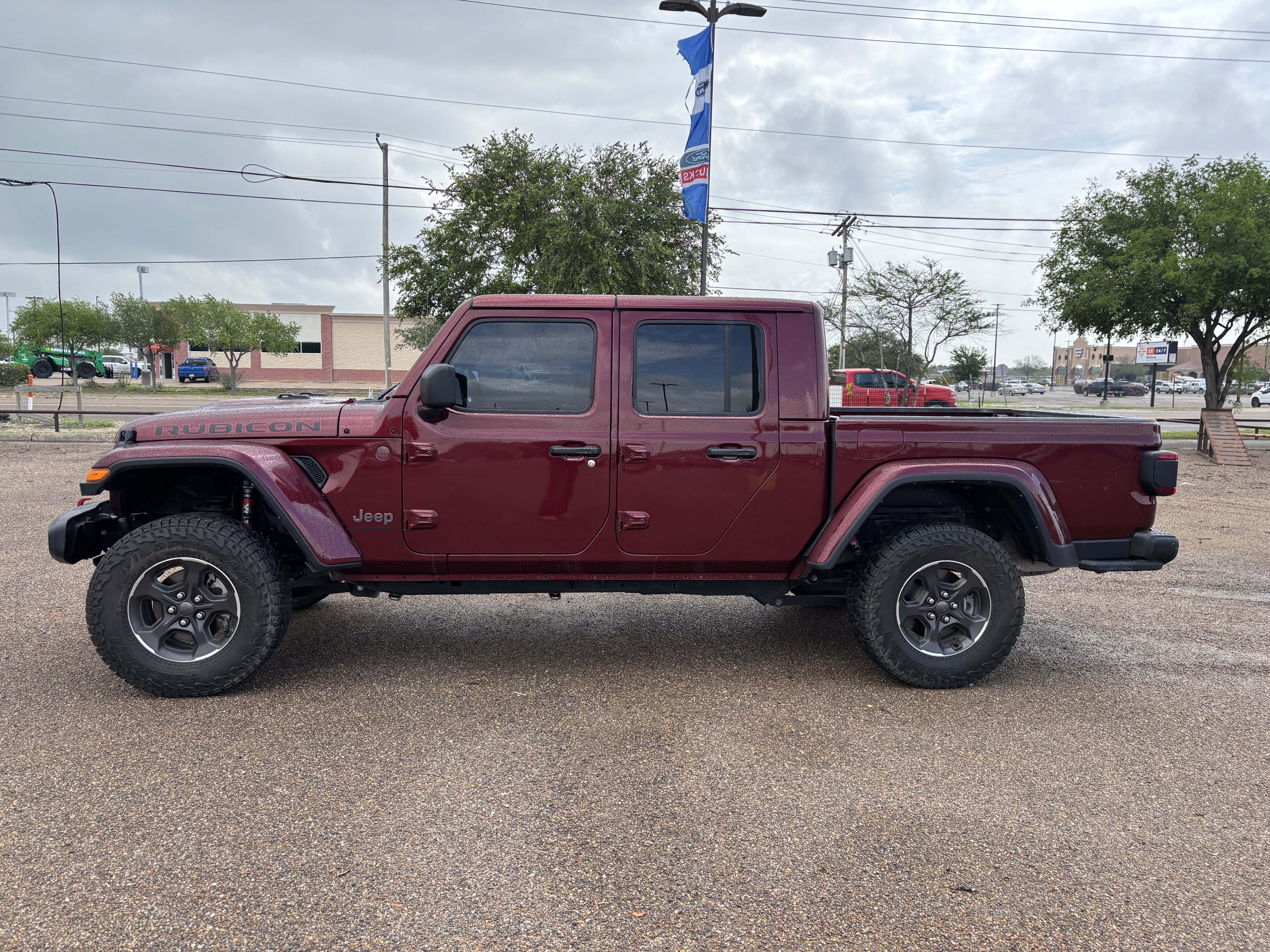 Used 2022 Jeep Gladiator Rubicon w/ LED Lighting Group AWD/4WD image 2