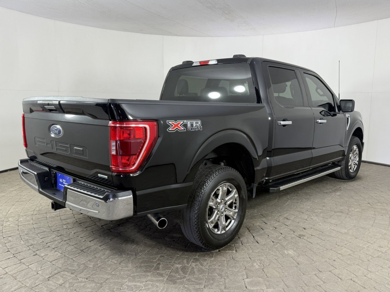 Certified 2023 Ford F150 XLT w/ XTR Package AWD/4WD image 9