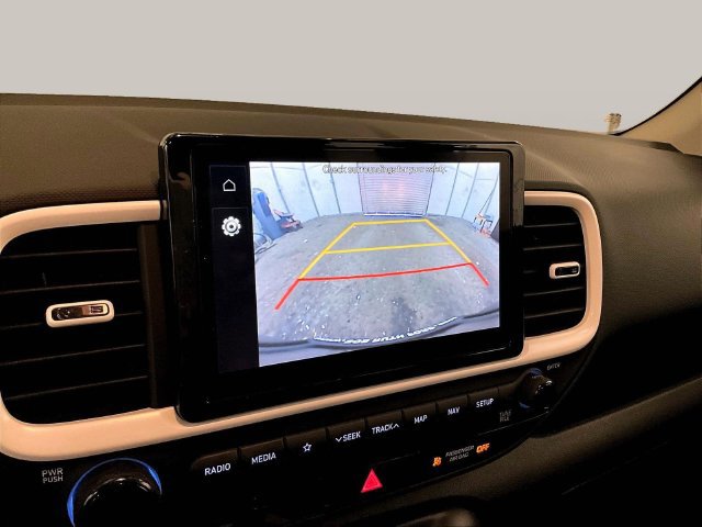 Used 2022 Hyundai Venue Limited FWD image 20